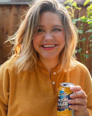 Moon Haze has landed. A delicious beer, brewed with dried whole oranges for a juicy taste. It’s the perfect hazy pale ale to enjoy this fall.

📸: @annarussett