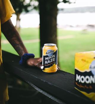 Make any garden a beer garden with the delicious taste of Moon Haze.

📸: @craftbeerdeer