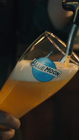 Not one bit of dramatization added. Walls truly open up when you grab a Blue Moon.
